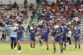 (1)Japan tune up for N. Korea clash