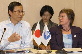 Hosoda talks with Norway's Davoy on child issue