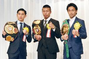 Japanese boxers receive prizes