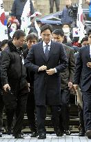 Samsung boss appears at Seoul court