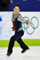 Japan's Takahashi wins bronze in men's figure skating