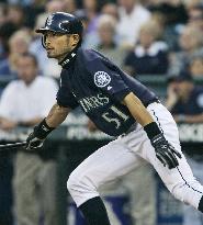 Ichiro gets 2 hits as Mariners end losing skid