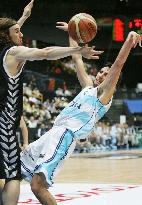Argentina holds off New Zealand to make q'finals