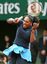 Serena Williams crushes Rybarikova in French Open 1st round