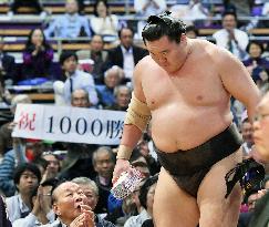 Sumo: Hakuho gets 1,000th career win