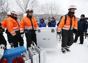 7 high school boys, 1 teacher die in avalanche in climbing lesson