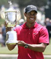 Woods clinches playoff victory in U.S. Open