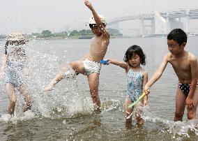 Tokyo sees this year's highest temperature