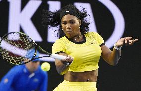 S. Williams advances to Australian Open 4th round