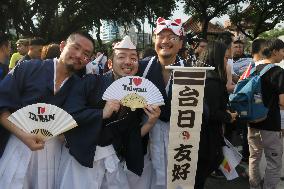 Taiwan's gay pride parade campaigns same-sex marriage law