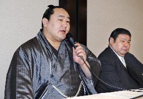 Scandal-tainted Asashoryu calls it quits