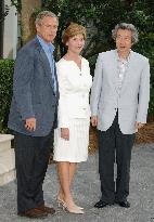 G-8 leaders begin summit