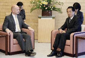 Kan, Hague agree to enhance bilateral relations