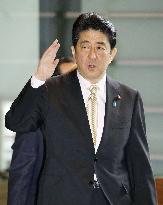 Abe to resist double election calls