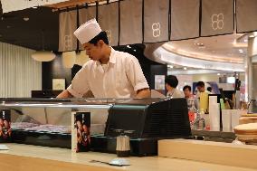 Japan's consulting firm helps workers, restaurants match in Thailand
