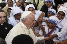 Pope preaches harmony in Bangladesh