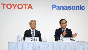 Toyota, Panasonic to integrate housing units