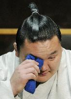 Scandal-tainted champion Asashoryu calls it quits