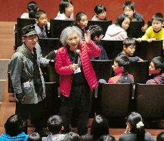 Maestro Ozawa invites children to operetta "The Bat"