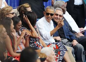 Obama, Castro watch Rays-Cuba baseball game