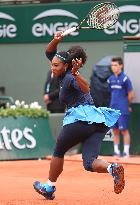 Tennis: S. Williams breezes into French Open q'finals