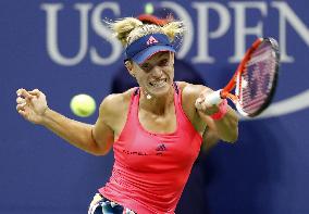 Australian Open champion Kerber advances to 4th round