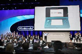 Nintendo unveils '3DS' gaming console