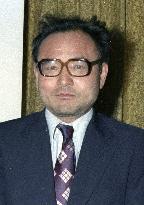 Political, economic pundit Komuro dies