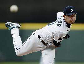 Baseball: Iwakuma gets no-decision in Mariners' win