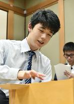 Youngest shogi pro wins 26th straight match