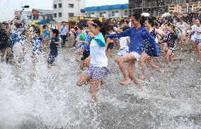 Zushi beach kicks off sea-bathing season