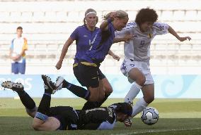 (3)Japan's women stun Sweden in Olympic soccer opener