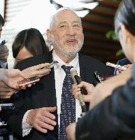 Nobel-winning economist Stiglitz urges Japan to forgo sales tax hike