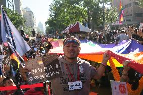 Taiwan's same-sex marriage bill passes 1st hurdle