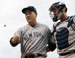 Baseball: Tanaka gets 5th win as Yankees beat Reds