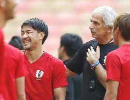 Japan boss Halilhodzic calls for winning finish to World Cup q'fying