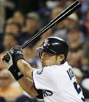 Ichiro gets 3 hits, ties club-record hitting streak