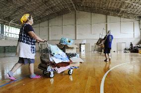 Last shelters in Iwate close