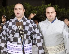 Ex-sumo wrestlers Roho, Hakurozan speak to reporters