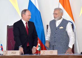 India, Russia sign key pacts in defense, energy, oil sectors