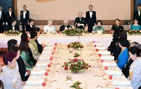 Banquet at Imperial Palace for Singapore president, wife