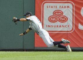 Mariners' Ichiro 1-for-4 against Rangers