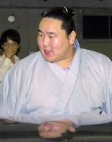 (2)Asashoryu captures Summer Grand Sumo title