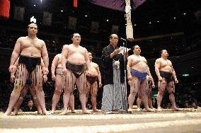 Sumo 'test meet'