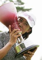 S. Korean veteran Ku wins Apita Circle-K Sunkus Ladies golf