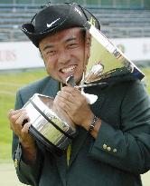 Katayama holds off Takemoto to win Tour Championship