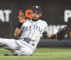 Ichiro slams 2 homers against Yanks