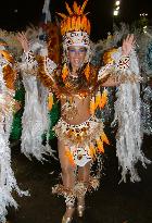 (2)Japanese samba dancers shine in Rio's carnival parade