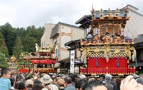 Takayama Autumn Festival begins in Gifu Prefecture