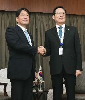 Japanese and S. Korean defense chiefs
